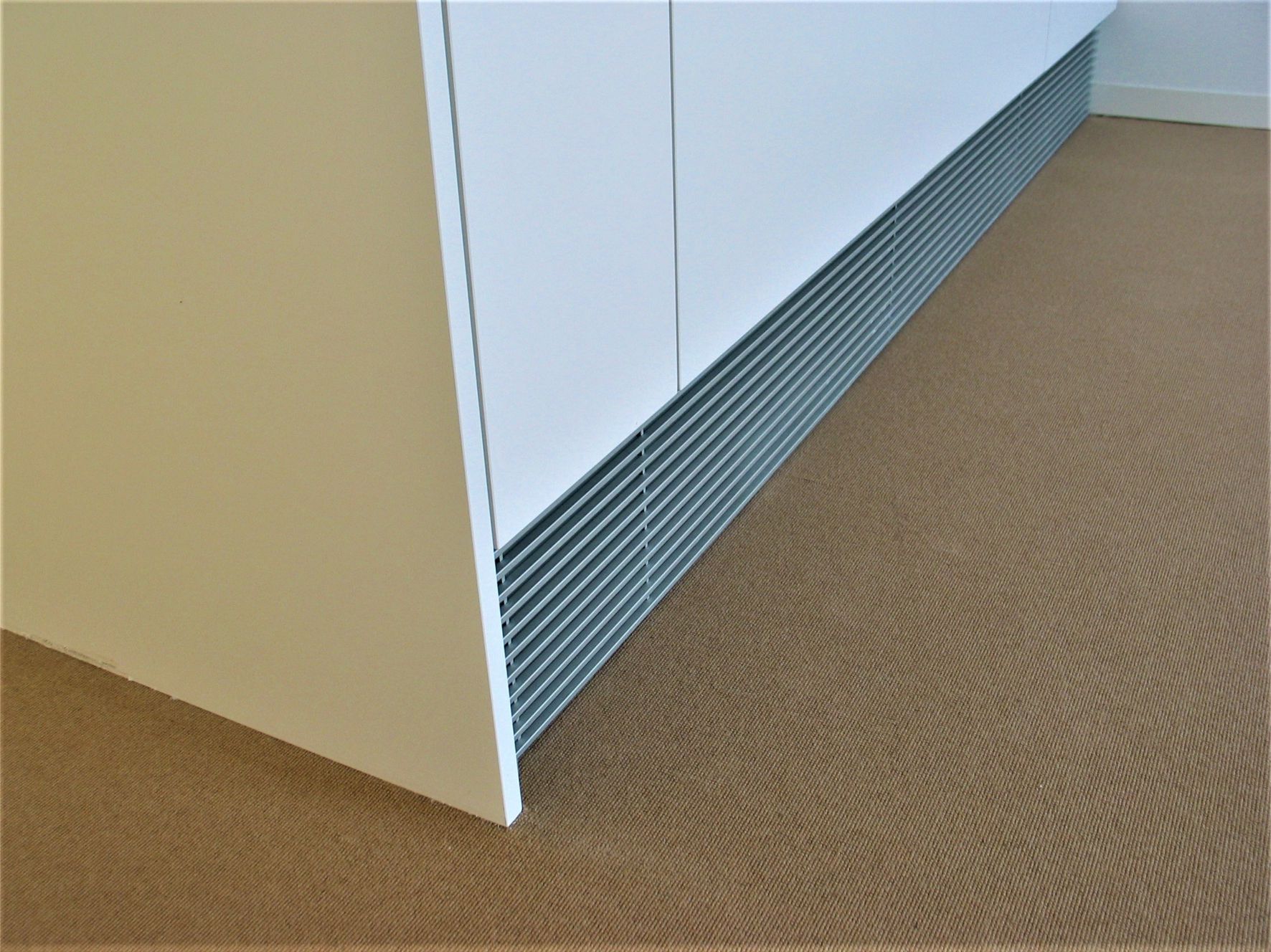 ADO Lüftungsgitter LG aus Aluminium Schrankeinbau Referenz Düsseldorf