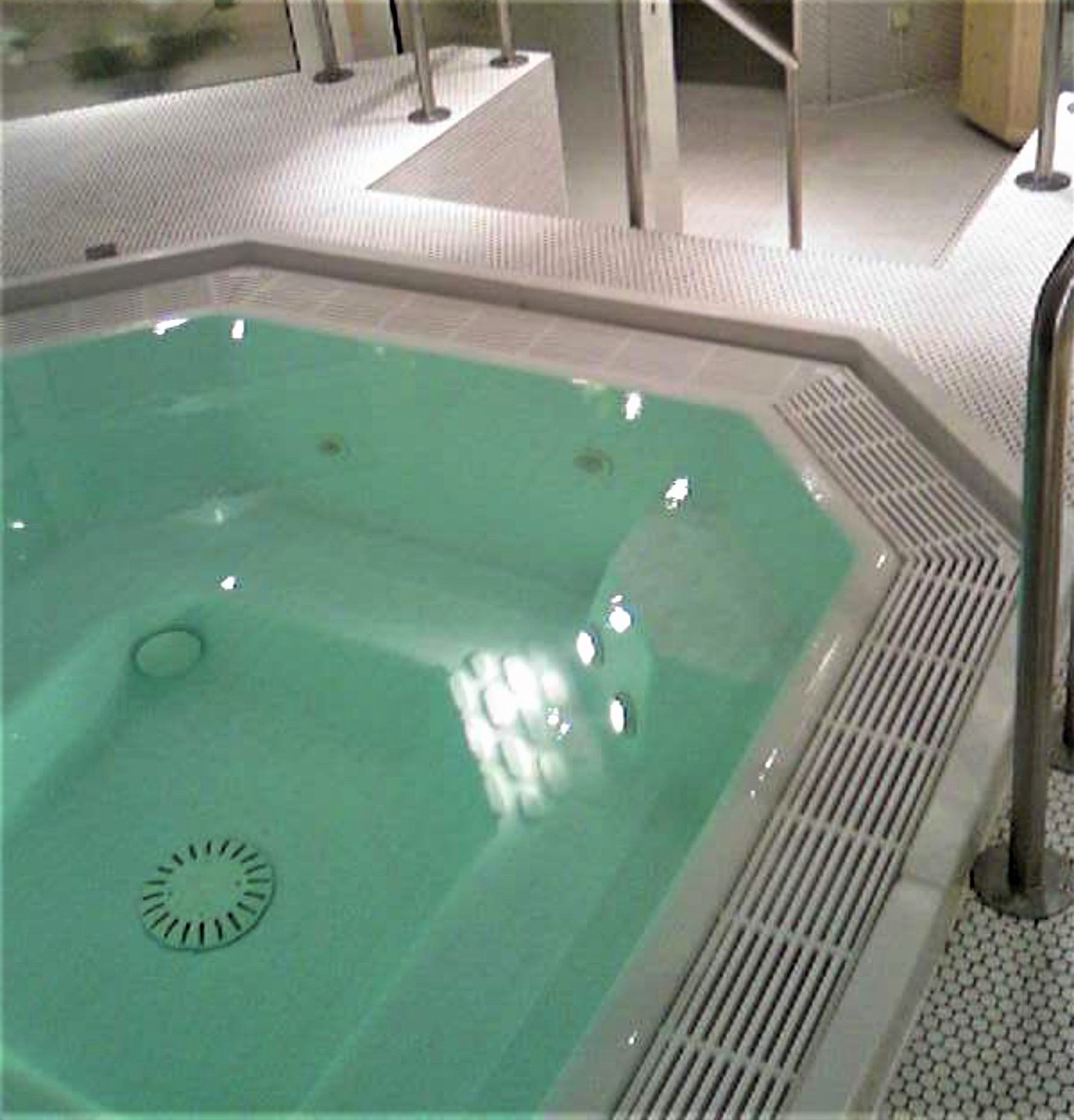 ADO Schwimmbadroste Whirlpoolroste RA in achteckiger Ausführung