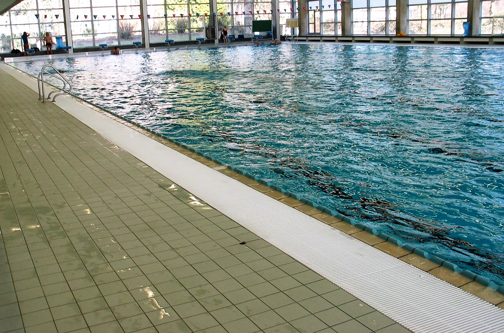 ADO Schwimmbadroste RA für den öffentlichen Bereich