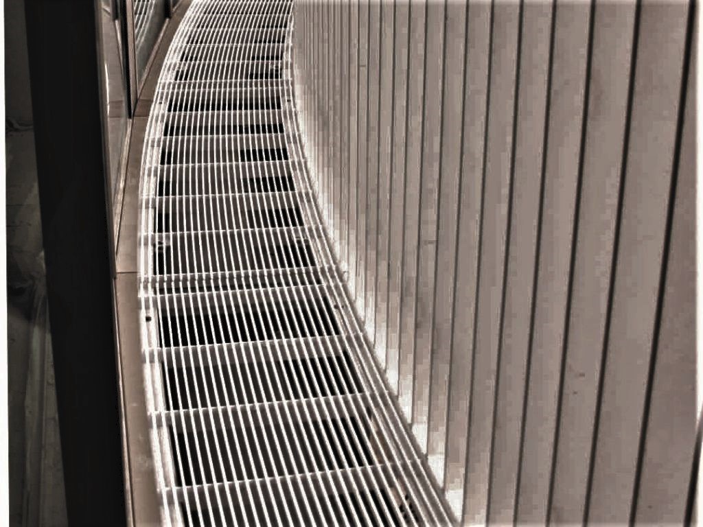 ADO Kammroste in Bogenform