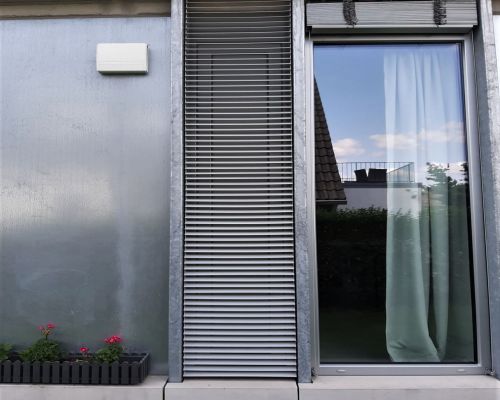 ADO Fassadenverkleidung aus Aluminium Sichtschutzlösung