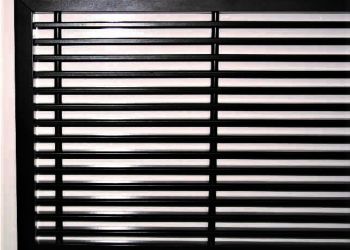 ADO Befestigungslösung Lüftungsgitter mit umlaufendem Winkelrahmen verschweißt